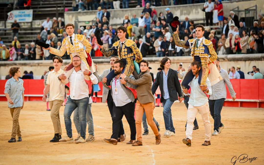 NÎMES (20.05.2024) – SOLALITO et JUAN LEAL ouvre la Porte des Consuls après une intéressante corrida de Virgen Maria …